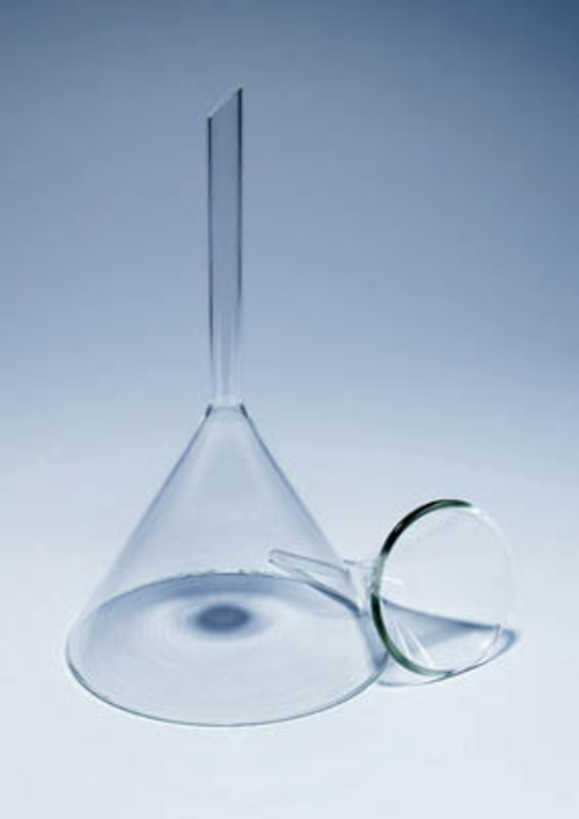Pyrex&trade; Short Stem Glass Funnel