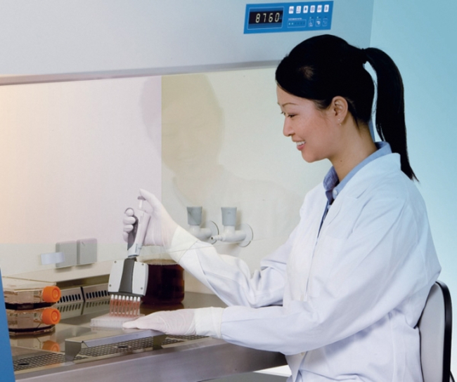 Heraguard™ ECO Clean Bench Floor Stands